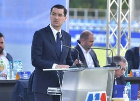 România - Grecia. Răzvan Burleanu continuă campania electorală și la primul meci al lui Iordănescu la „națională” » Cadoul făcut celor peste 250 de votanți