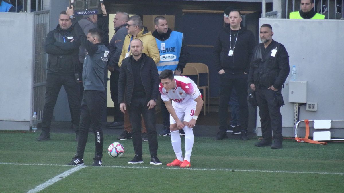 9 detalii de la Dinamo - Buzău » Cum s-a descurcat debutantul de 16 ani, momentul impresionant de la start + ce au cerut fanii la final