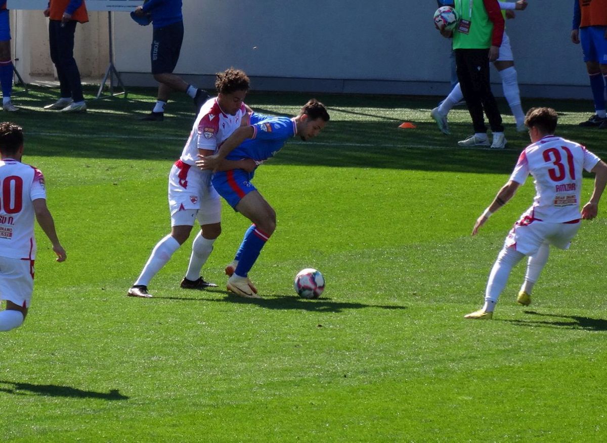9 detalii de la Dinamo - Buzău » Cum s-a descurcat debutantul de 16 ani, momentul impresionant de la start + ce au cerut fanii la final