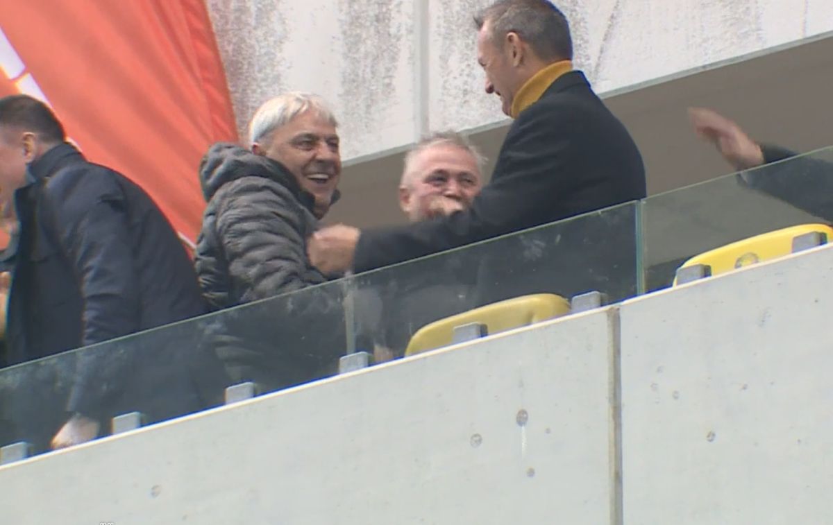 Mihai Rotaru, transfigurat la „oficială” » Flancat de Bobonete și de un fost ministru, s-a calmat cu un whisky după golul lui Edjouma