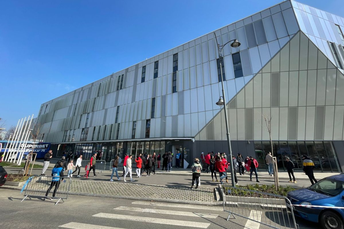 Dinamo - Gloria Buzău, primul meci pentru „câini” în play-off