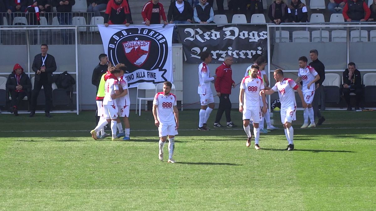 9 detalii de la Dinamo - Buzău » Cum s-a descurcat debutantul de 16 ani, momentul impresionant de la start + ce au cerut fanii la final