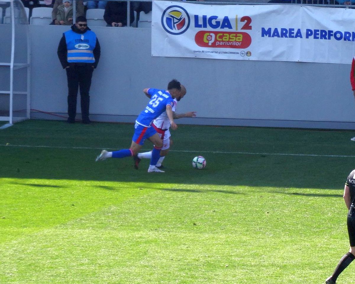 9 detalii de la Dinamo - Buzău » Cum s-a descurcat debutantul de 16 ani, momentul impresionant de la start + ce au cerut fanii la final