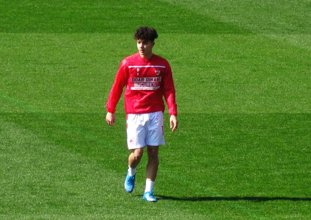 9 detalii de la Dinamo - Buzău » Cum s-a descurcat debutantul de 16 ani, momentul impresionant de la start + ce au cerut fanii la final
