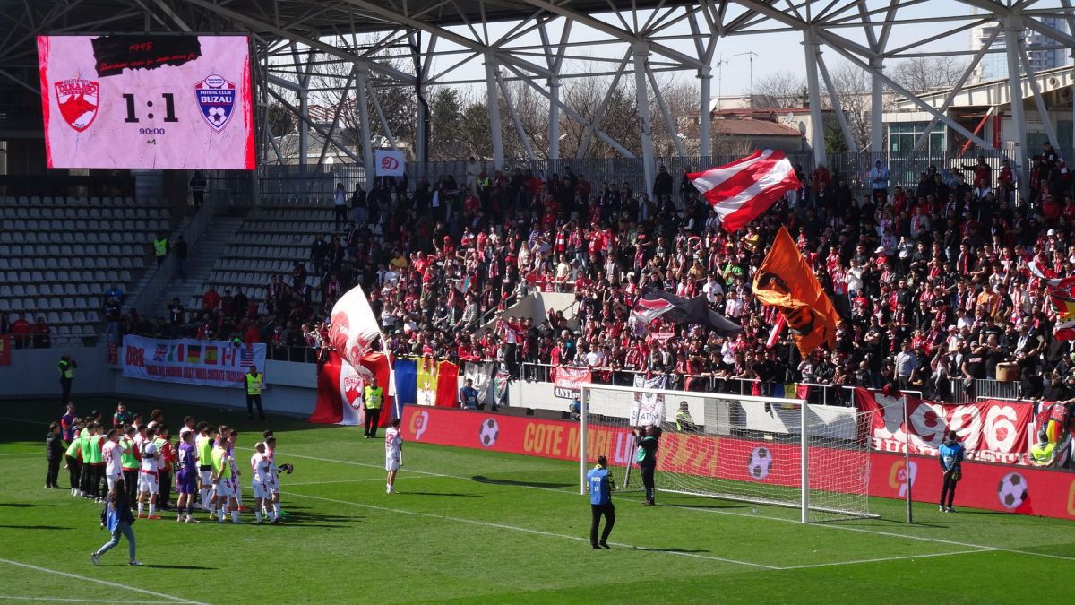 9 detalii de la Dinamo - Buzău » Cum s-a descurcat debutantul de 16 ani, momentul impresionant de la start + ce au cerut fanii la final