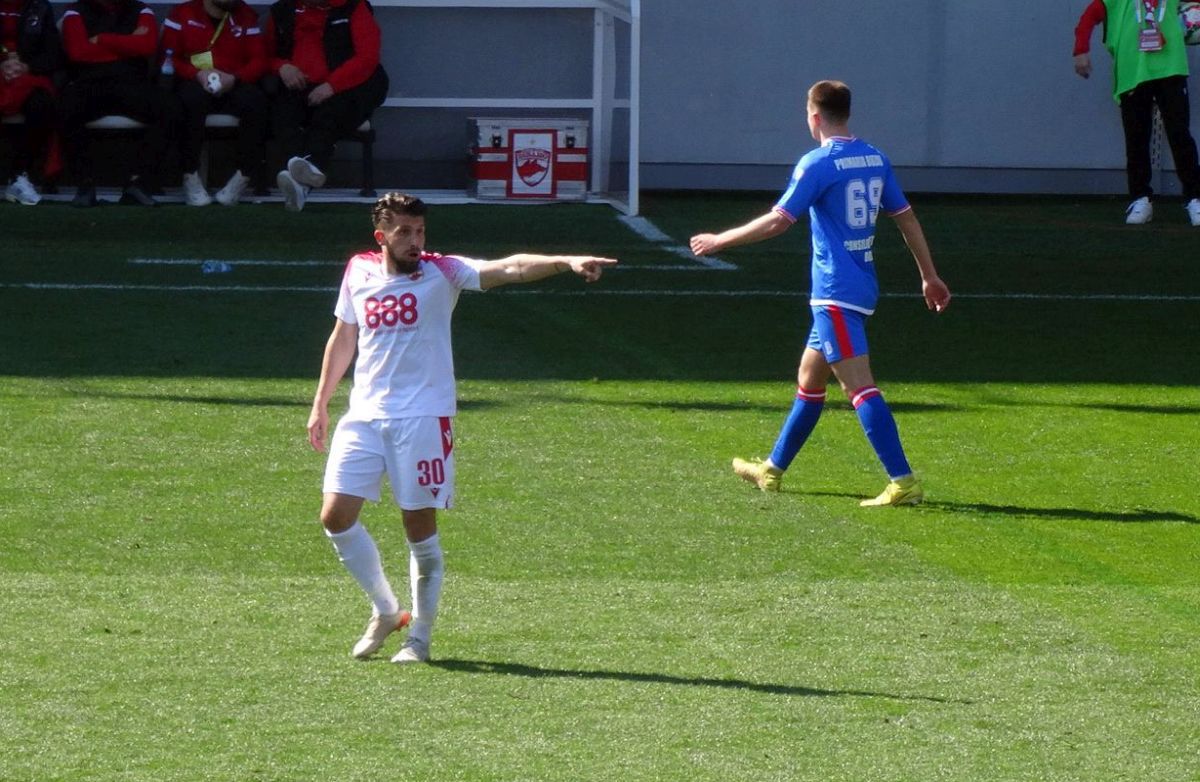 9 detalii de la Dinamo - Buzău » Cum s-a descurcat debutantul de 16 ani, momentul impresionant de la start + ce au cerut fanii la final
