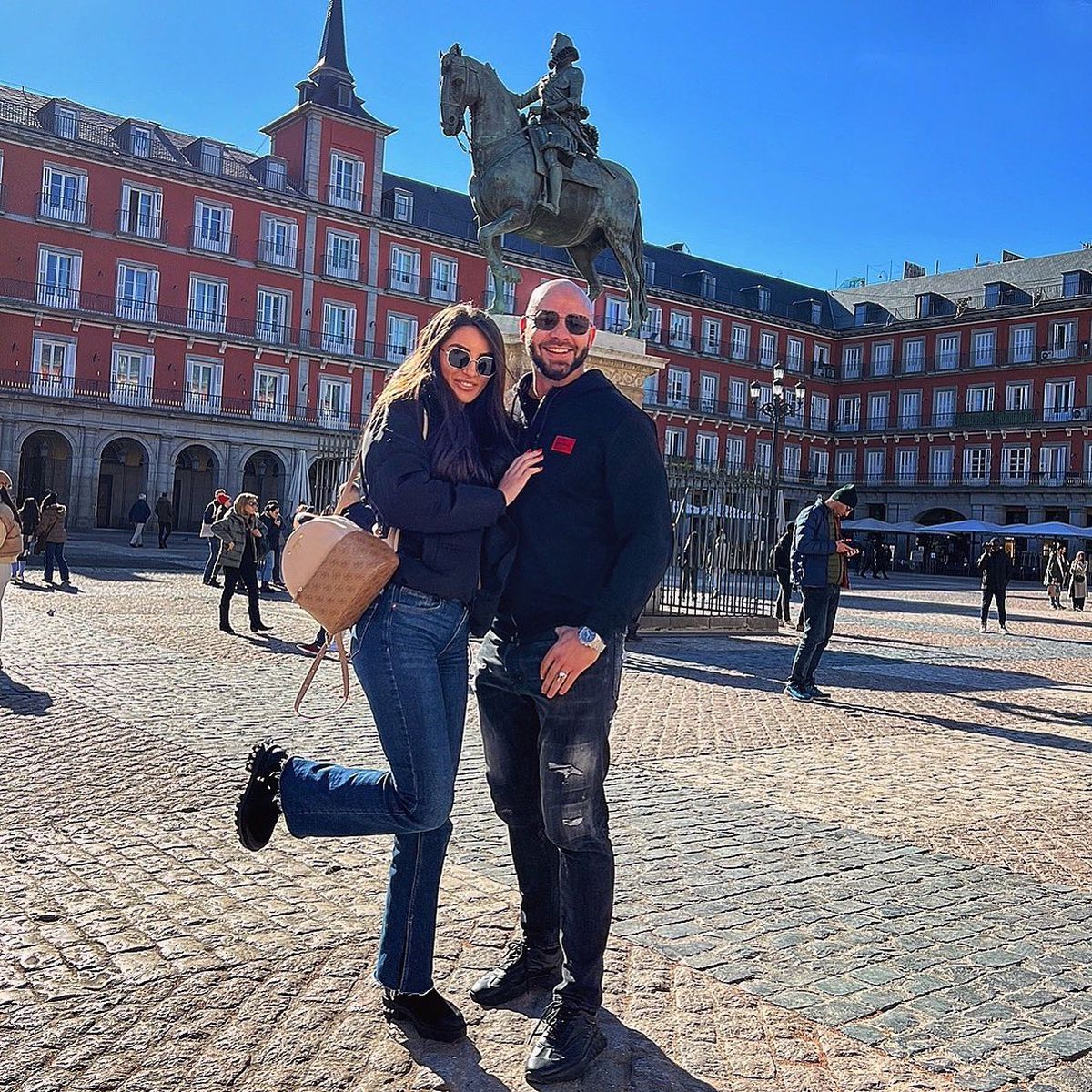 Giani Kiriță, fițe într-un club din Mamaia de 1 Mai! A fumat trabuc și s-a mândrit cu iubita de doar 24 de ani