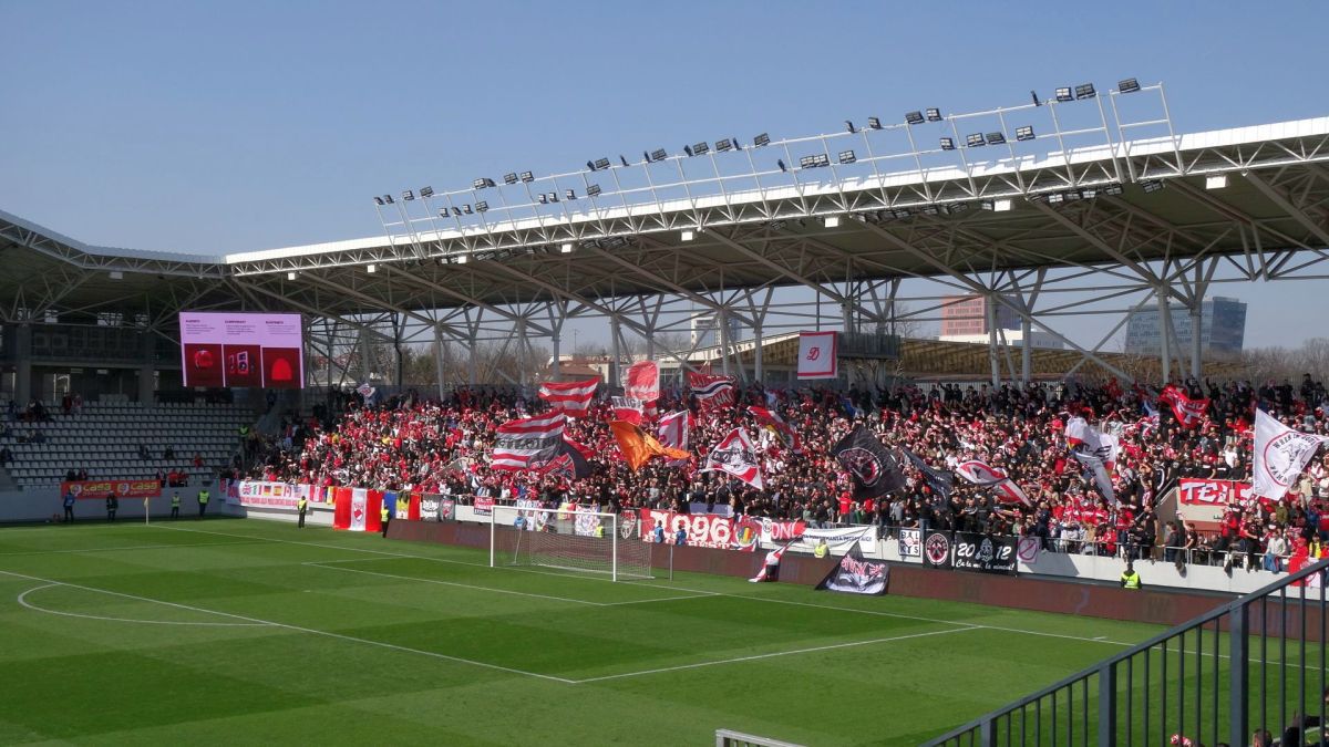 9 detalii de la Dinamo - Buzău » Cum s-a descurcat debutantul de 16 ani, momentul impresionant de la start + ce au cerut fanii la final