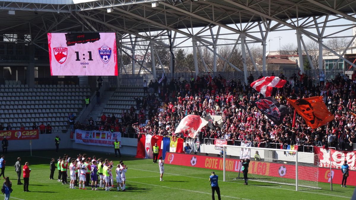 9 detalii de la Dinamo - Buzău » Cum s-a descurcat debutantul de 16 ani, momentul impresionant de la start + ce au cerut fanii la final