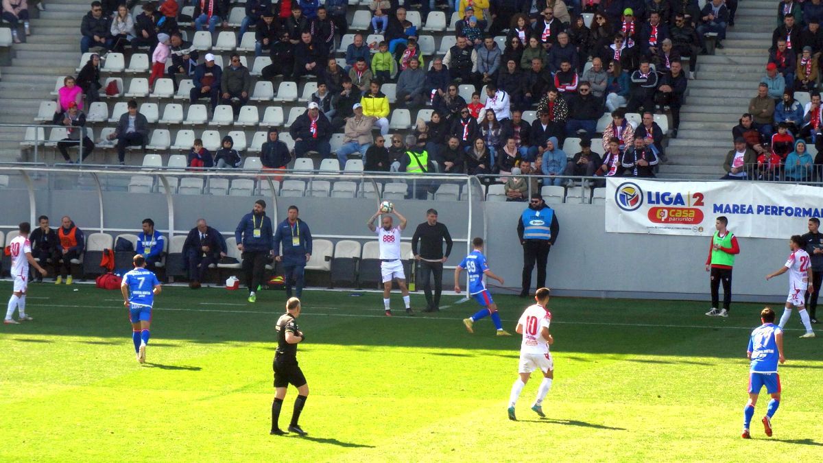 9 detalii de la Dinamo - Buzău » Cum s-a descurcat debutantul de 16 ani, momentul impresionant de la start + ce au cerut fanii la final