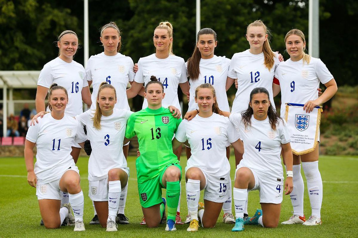 „Bună, băieți!” » A semnat cu Bournemouth, iar anunțul mutării a strâns peste 22 de milioane de vizualizări!