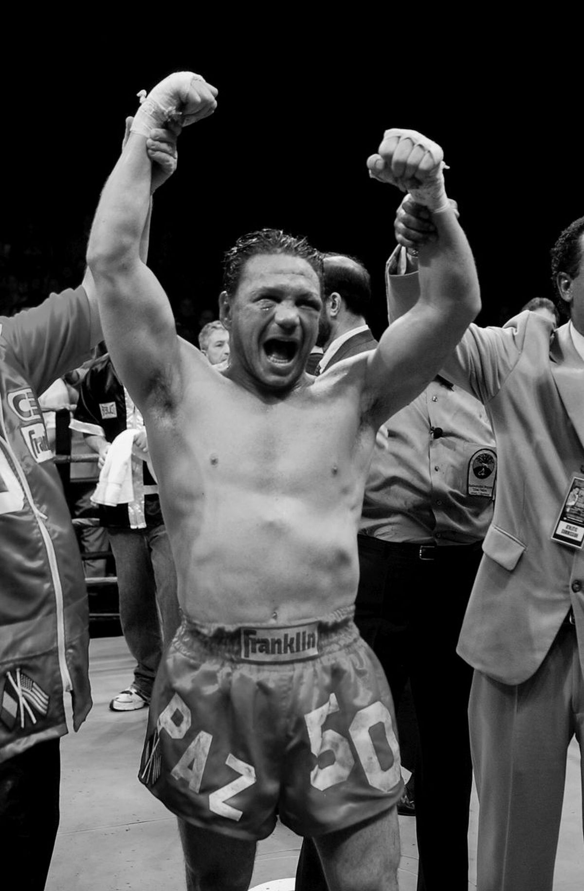 Viața fabuloasă a campionului Vinny Paz: a învins moartea de două ori, după ce a stat cu șuruburi în cap, a aruncat 10 milioane la pariuri și s-a culcat cu 1000 de starlete!