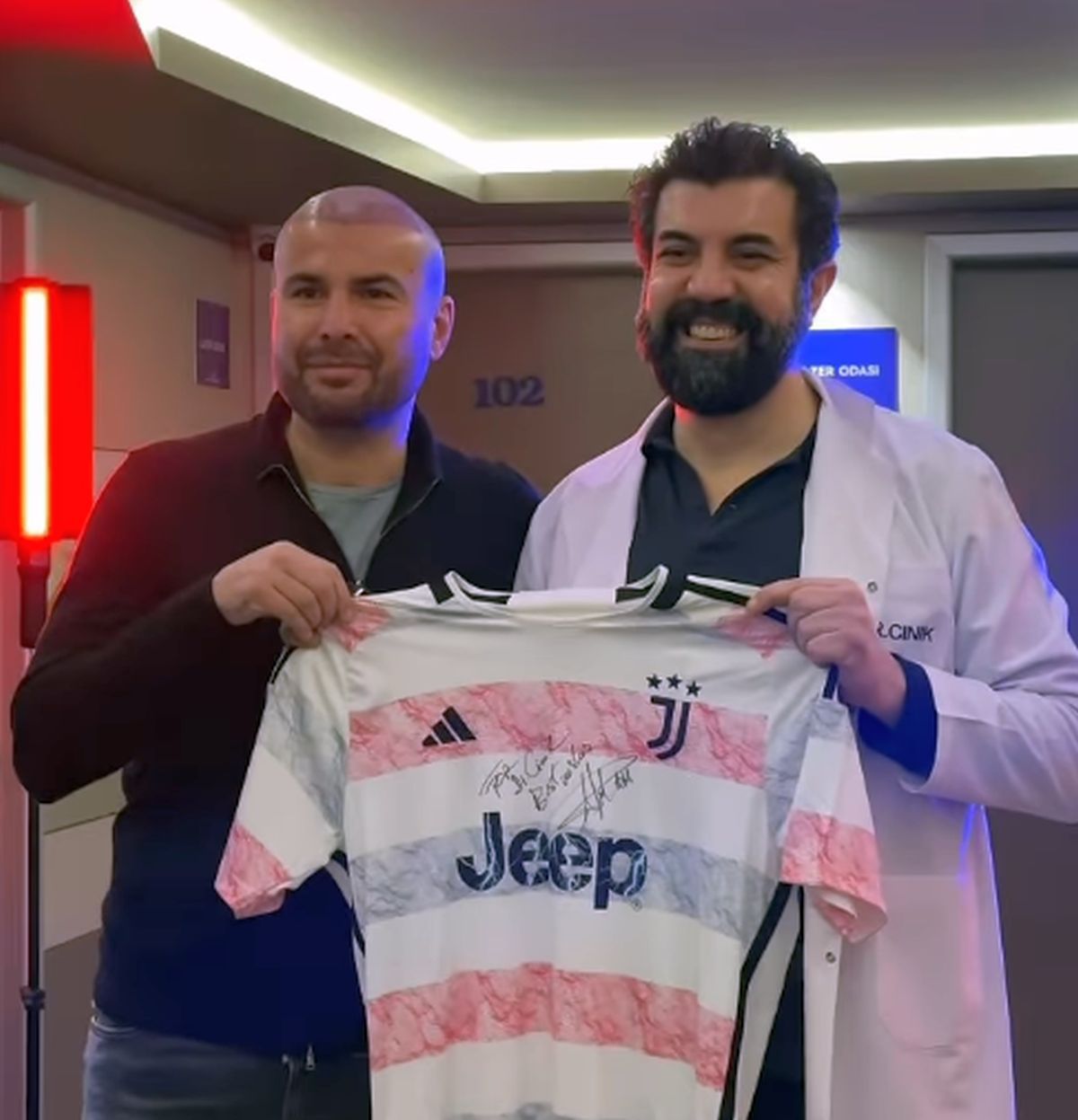 Adrian Mutu și-a făcut implant de păr