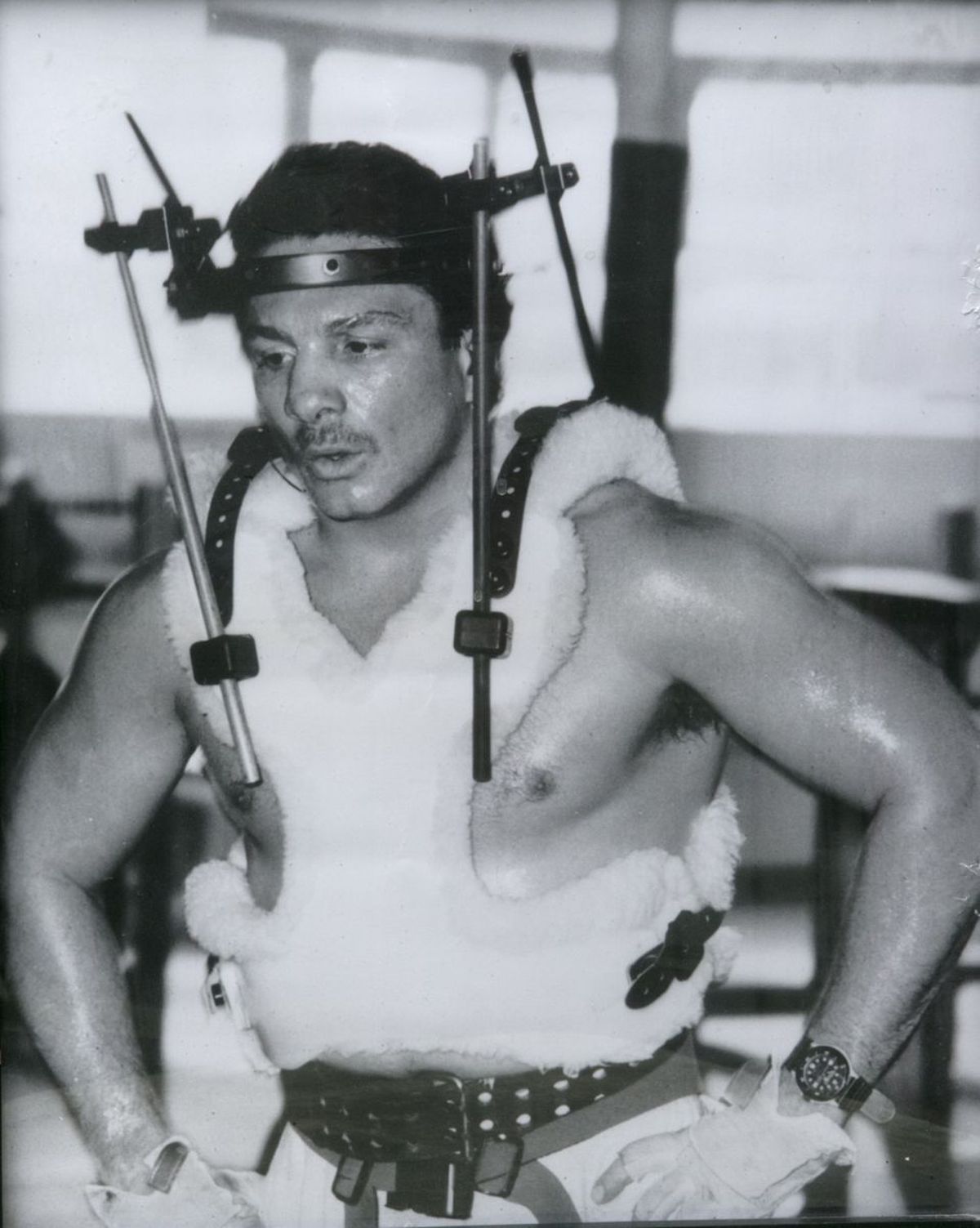 Viața fabuloasă a campionului Vinny Paz: a învins moartea de două ori, după ce a stat cu șuruburi în cap, a aruncat 10 milioane la pariuri și s-a culcat cu 1000 de starlete!