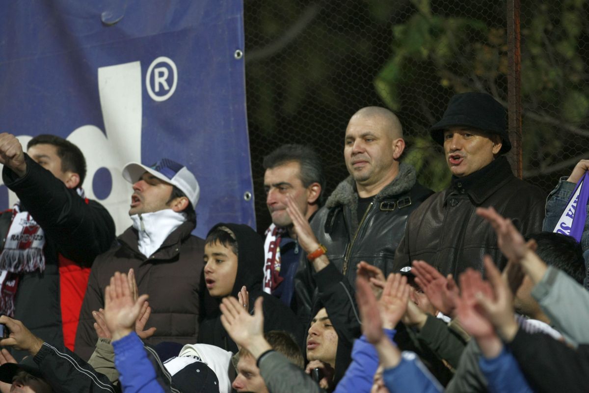 George Copos în peluză la Dinamo - Rapid (2007)