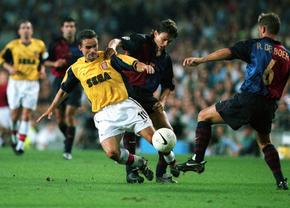 Poveștile dramatice ale legendei » Trimis forțat în armată. Alergie la iarbă. Van Gaal nu l-a vrut și haosul Barcelona