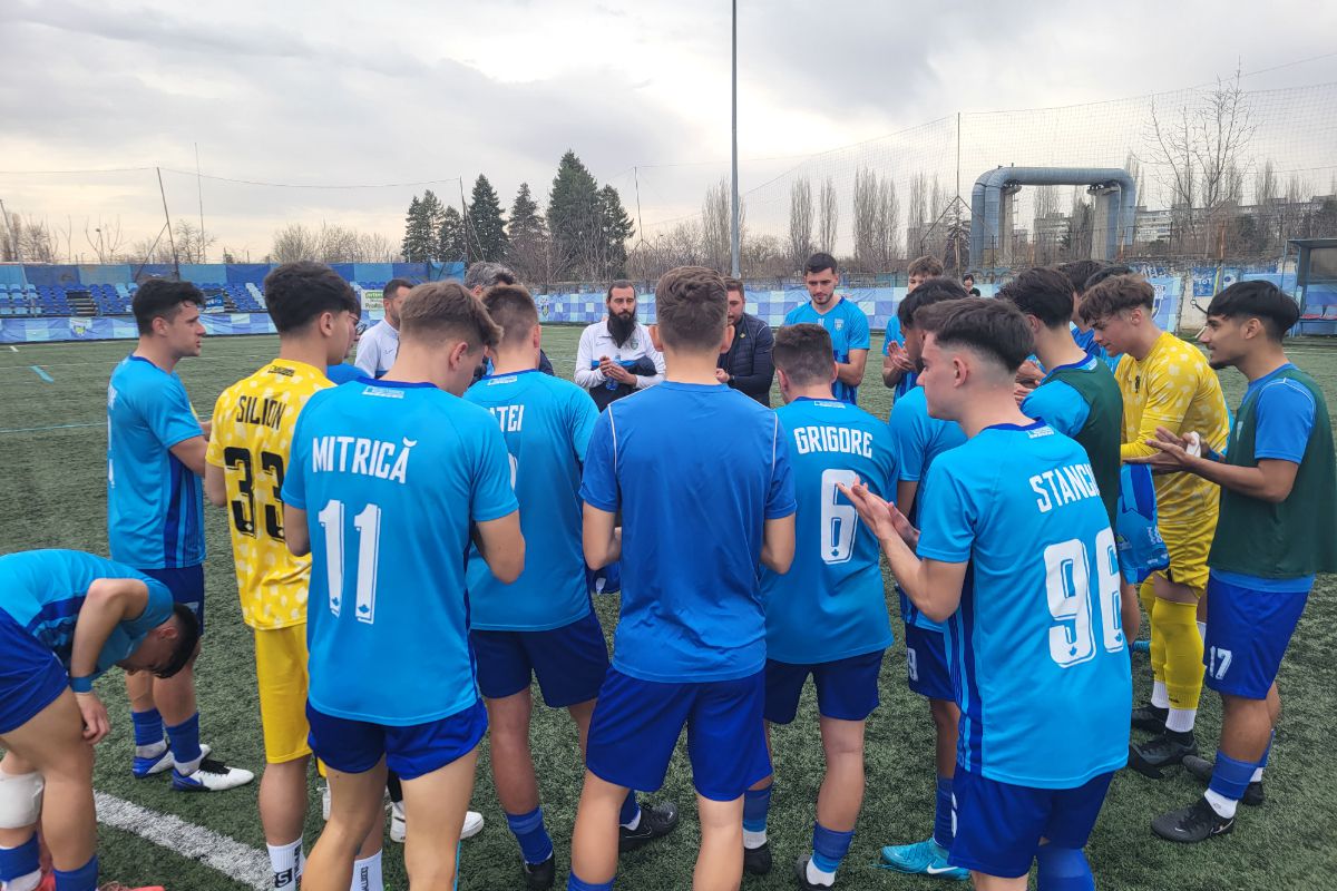 O zi de meci la Progresul Spartac: eurogol și indicații pe tabletă! » GSP a intrat în vestiarul formației cu patron-antrenor