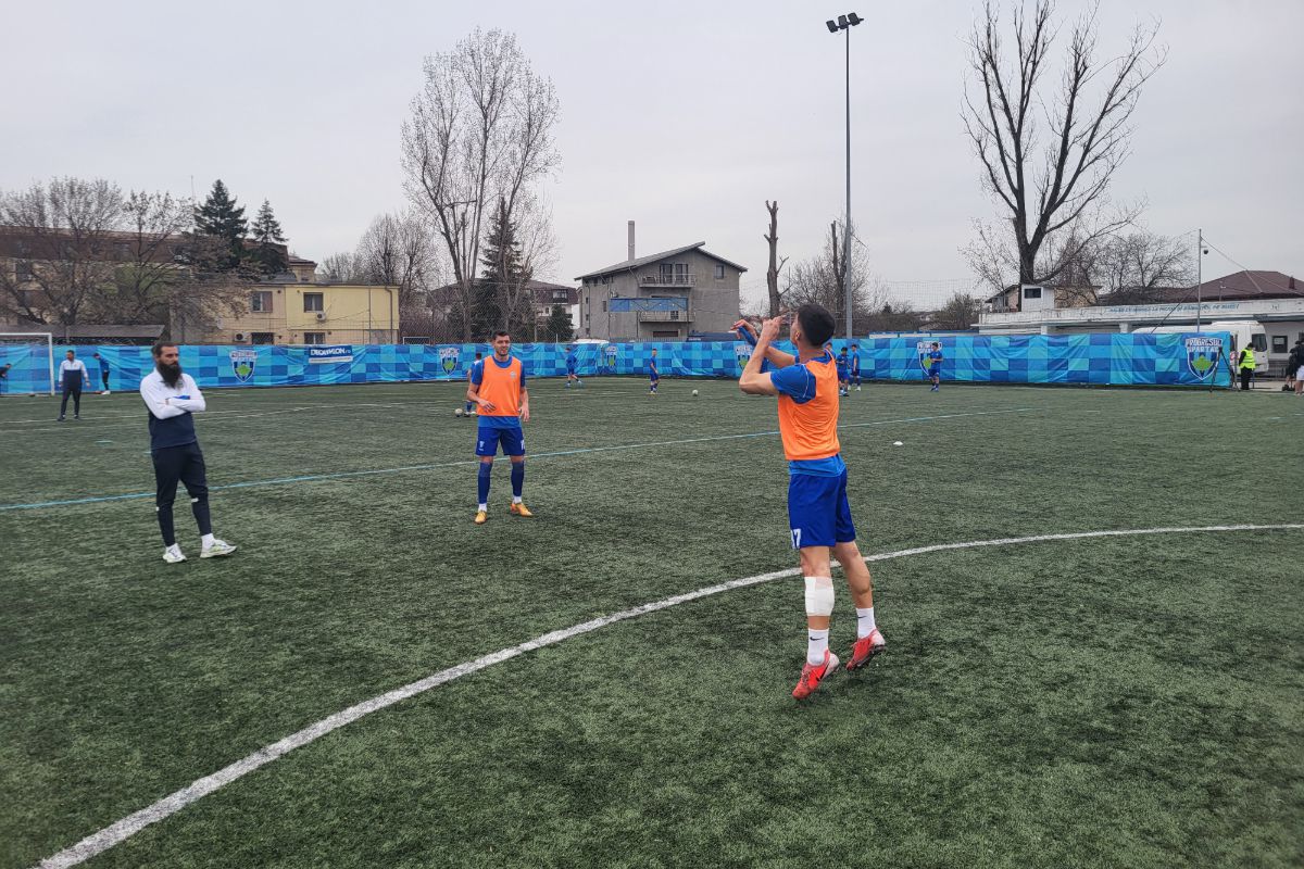 O zi de meci la Progresul Spartac: eurogol și indicații pe tabletă! » GSP a intrat în vestiarul formației cu patron-antrenor