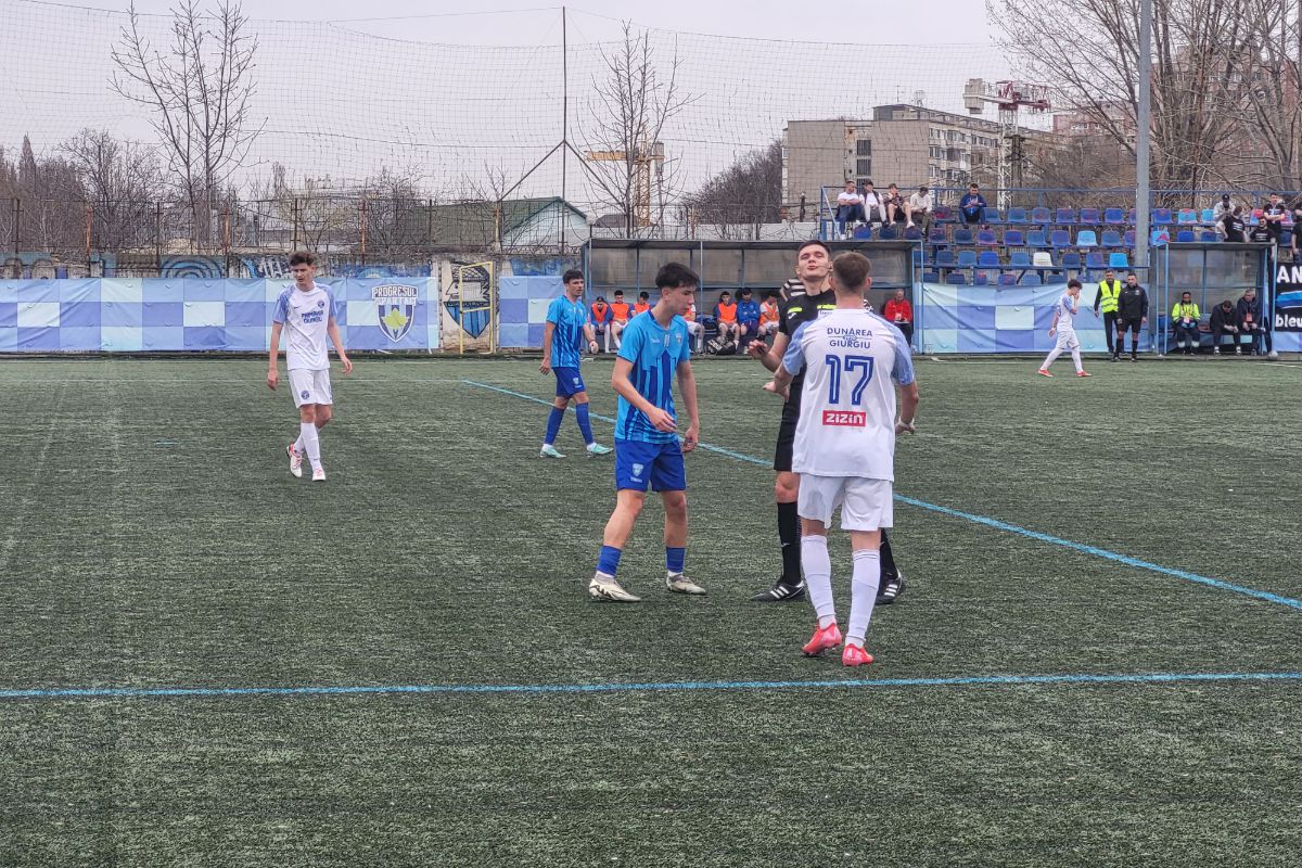 O zi de meci la Progresul Spartac: eurogol și indicații pe tabletă! » GSP a intrat în vestiarul formației cu patron-antrenor