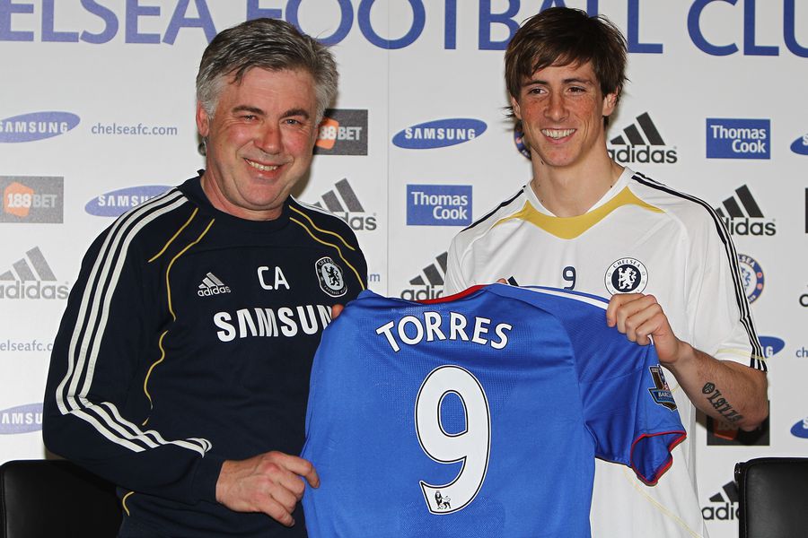 Torres, alături de Carlo Ancelotti, la prezentarea oficială „Ca portar, mi-am rupt dinții. Mama m-a trecut în atac” » Vârful îndrăgostit de Atletico Madrid a răvășit Premier League, a fost făcut „trădător”, „flop” și erou al marilor finale