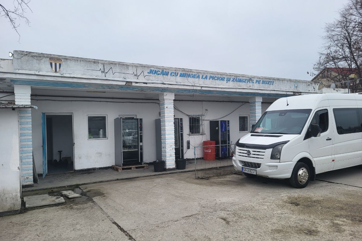 O zi de meci la Progresul Spartac: eurogol și indicații pe tabletă! » GSP a intrat în vestiarul formației cu patron-antrenor