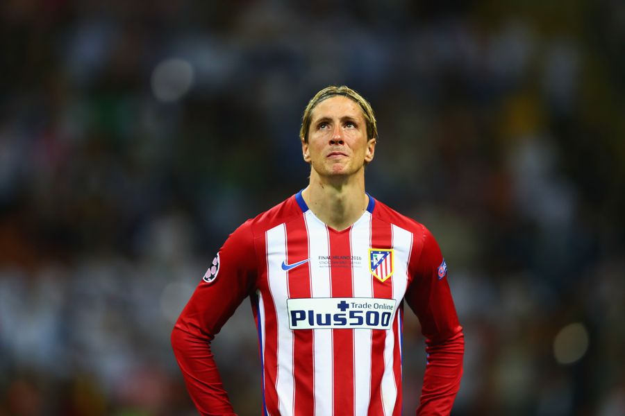 Torres, în lacrimi după finala pierdută de Atletico cu Real Madrid în UEFA Champions League (2015/2016) „Ca portar, mi-am rupt dinții. Mama m-a trecut în atac” » Vârful îndrăgostit de Atletico Madrid a răvășit Premier League, a fost făcut „trădător”, „flop” și erou al marilor finale
