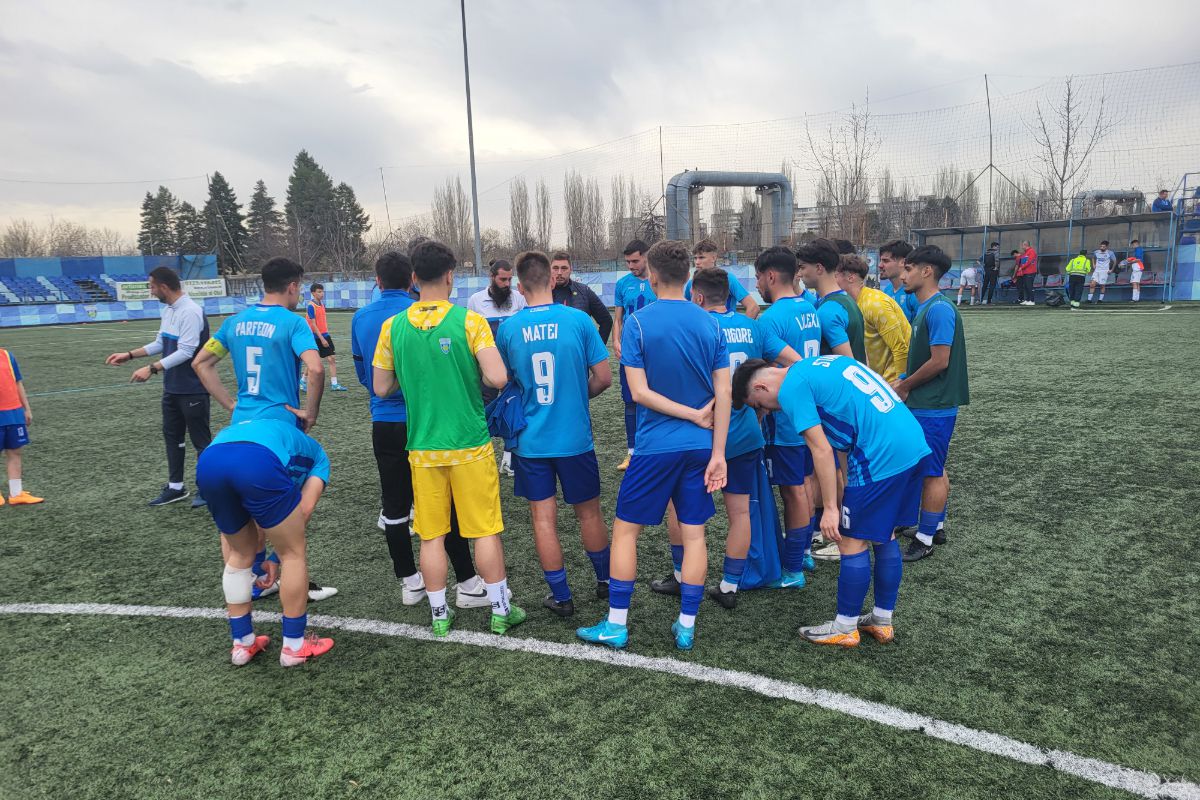 O zi de meci la Progresul Spartac: eurogol și indicații pe tabletă! » GSP a intrat în vestiarul formației cu patron-antrenor