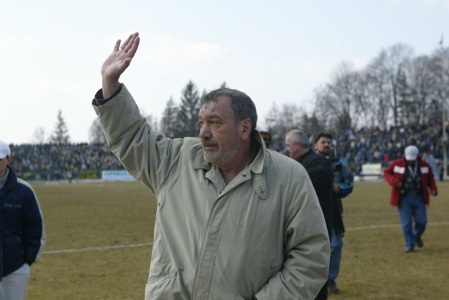 Mihai Stoica, prima reacție după moartea lui Vasile Simionaș: „Ne-a învățat fotbal cu precizie matematică”