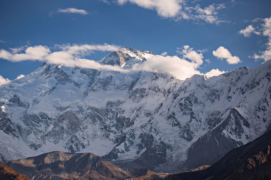 Vârful Nanga Parbat, Pakistan / sursă foto: Imago Images „Colegul nostru a căzut și a murit, dar noi am continuat” » Românul care a urcat pe Everest își spune povestea: pasiunea lui l-a costat o avere