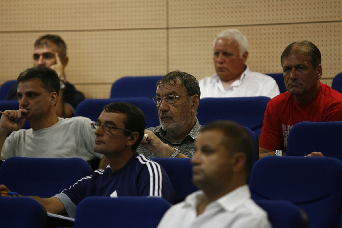 Ultimul „meci” în Copou pentru Vasile Simionaș » Manifestare de amploare pregătită de Poli Iași la despărțirea de legendarul jucător