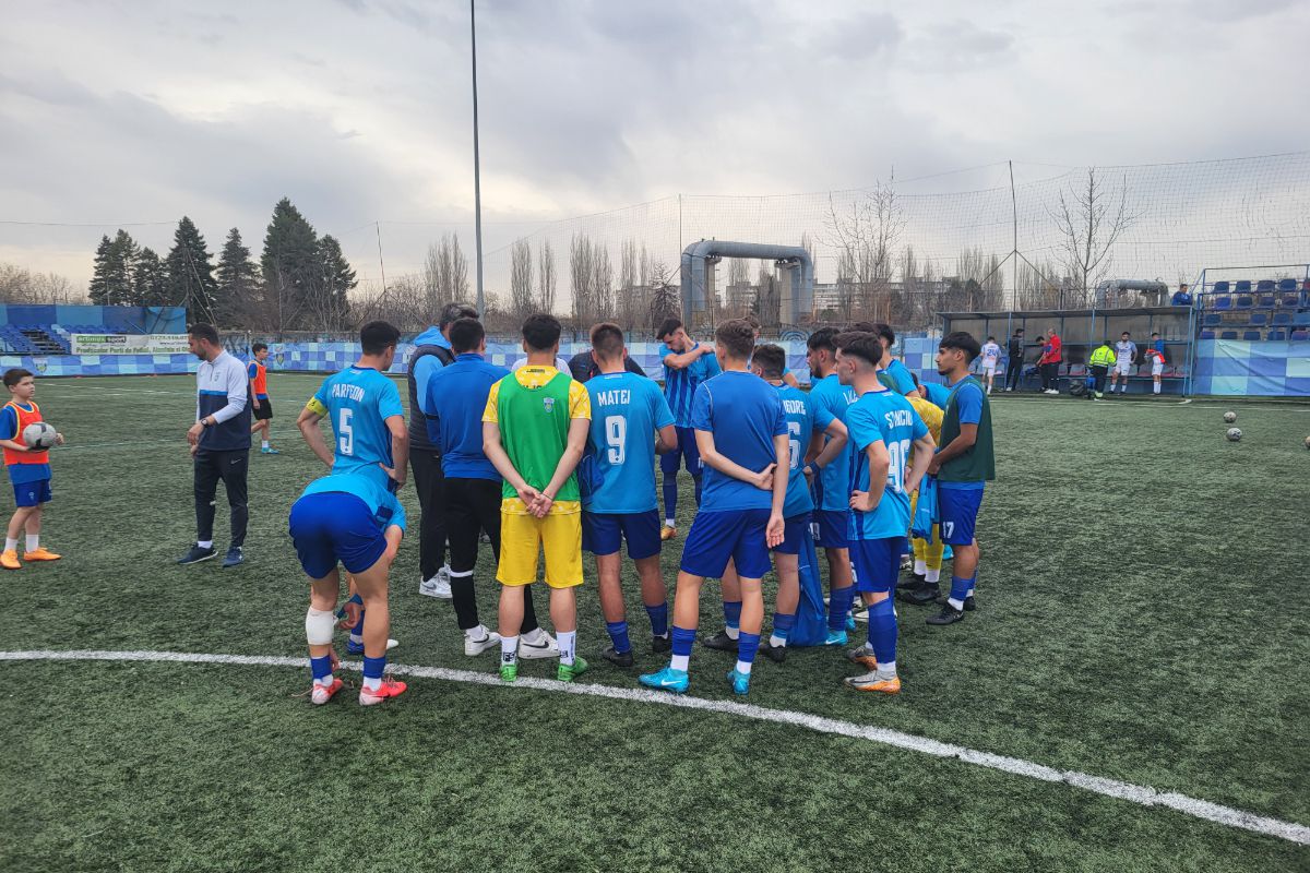 O zi de meci la Progresul Spartac: eurogol și indicații pe tabletă! » GSP a intrat în vestiarul formației cu patron-antrenor