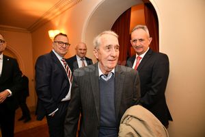 „Fără Valentin Ceaușescu, România nu ar fi avut câștigătoare de Cupa Campionilor” » Discurs elogios despre fiul lui Nicolae Ceaușescu: „Te-ai lipi de sufletul lui”