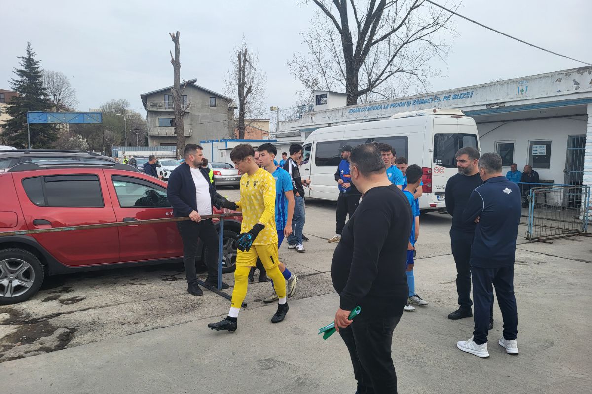 O zi de meci la Progresul Spartac: eurogol și indicații pe tabletă! » GSP a intrat în vestiarul formației cu patron-antrenor