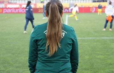 Echipament fotbal: cum alegi piesele esențiale pentru o performanță de top