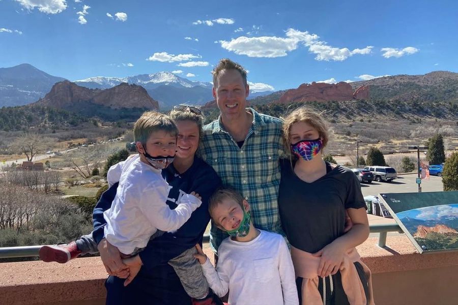 Kim Clijsters, soțul ei, Brian Lynch, și cei trei copii ai lor: Jada, Jack și Blake Foto: Instagram Kim Clijsters vorbește despre maternitatea în tenis: „Sunt pregătită să văd o altă mamă care câștigă un trofeu de Mare Șlem”