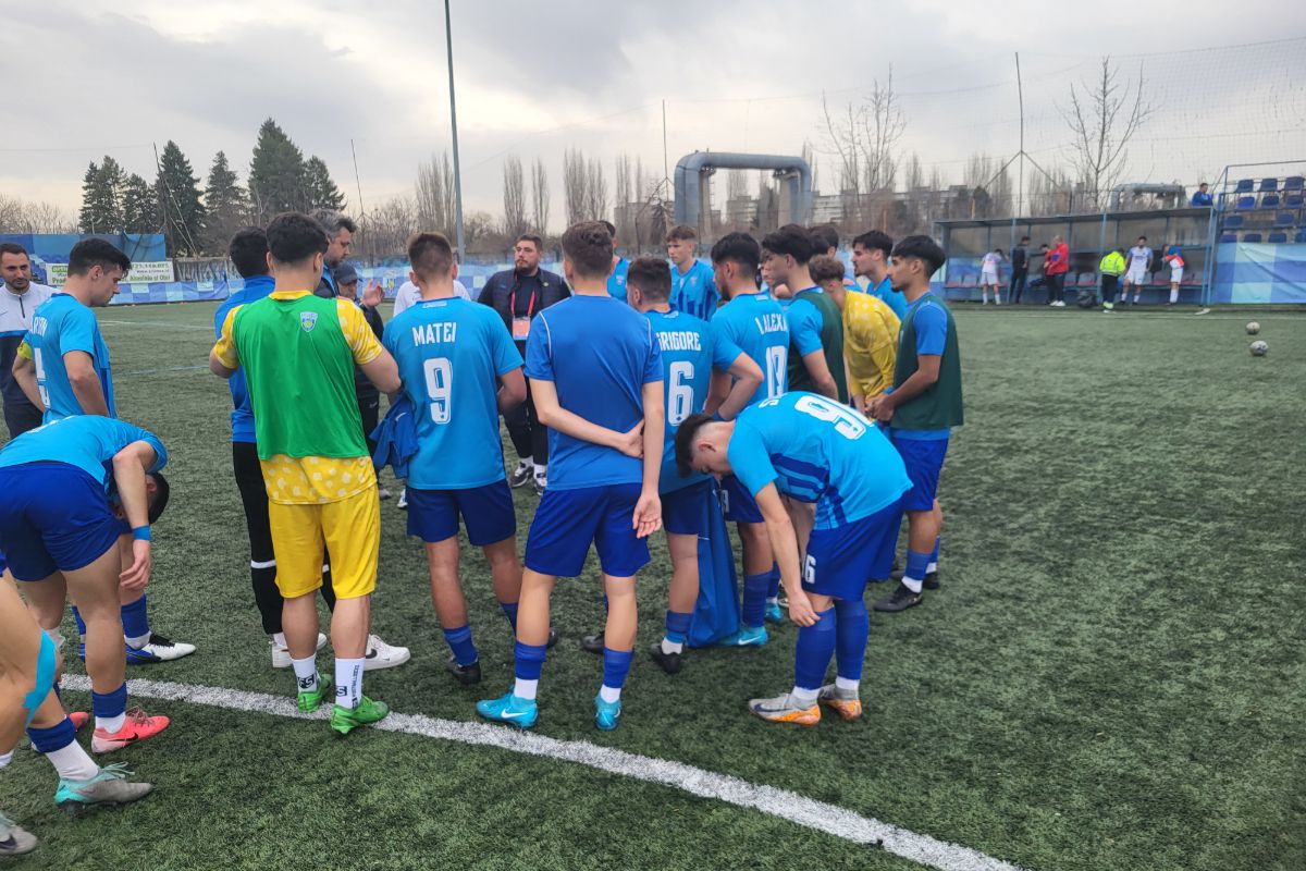 O zi de meci la Progresul Spartac: eurogol și indicații pe tabletă! » GSP a intrat în vestiarul formației cu patron-antrenor