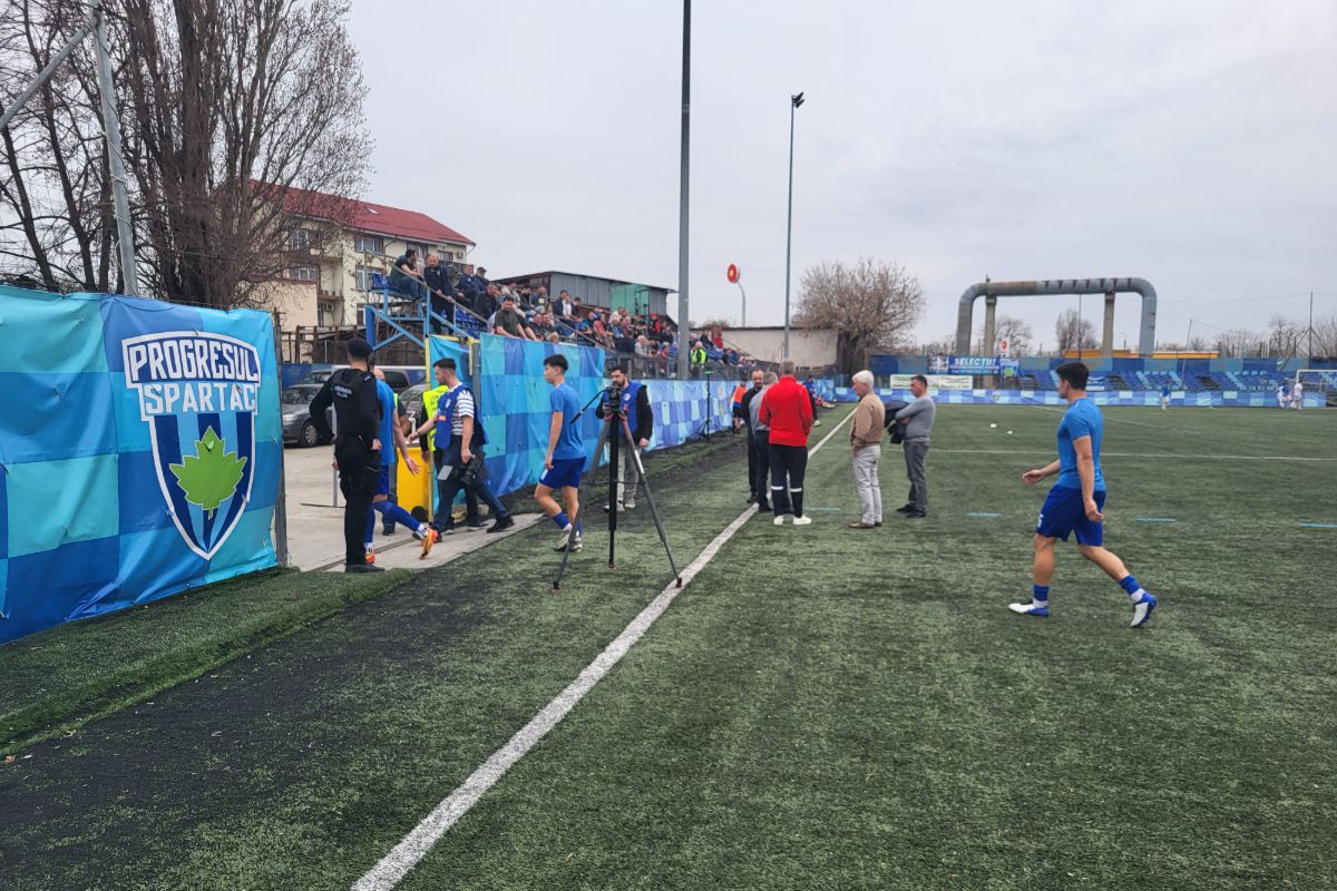 O zi de meci la Progresul Spartac: eurogol și indicații pe tabletă! » GSP a intrat în vestiarul formației cu patron-antrenor