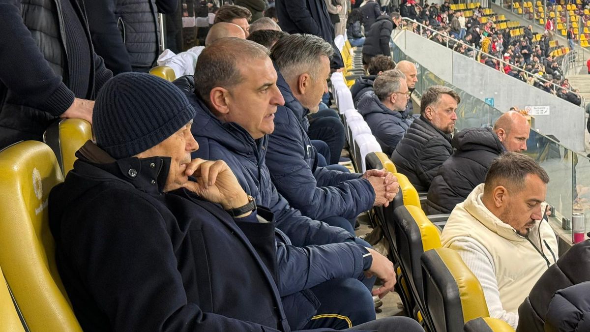 Mircea Lucescu, prezent la Dinamo - Craiova » Când anunță lotul final pentru barajul cu Turcia