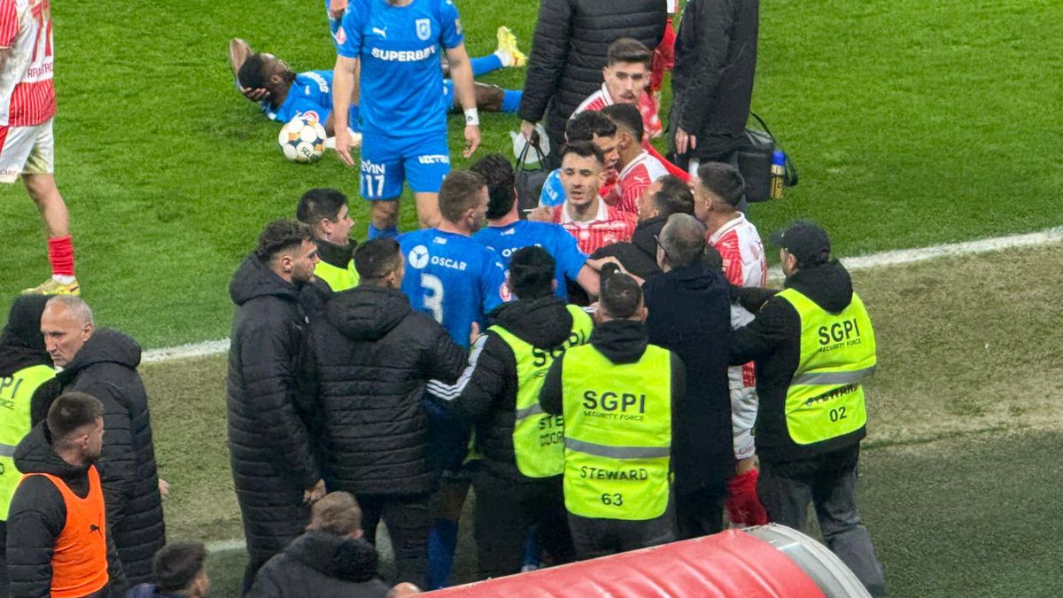 Altercație generală în Dinamo - Universitatea Craiova