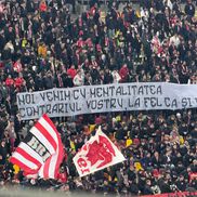 Banner Dinamo - „Noi venim cu mentalitatea / Contratiul vostru, la fel ca și identitatea”