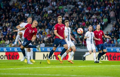 Chivu schimbă strategia de mercato! Cât îi cere Dan Șucu pentru fundașul dorit