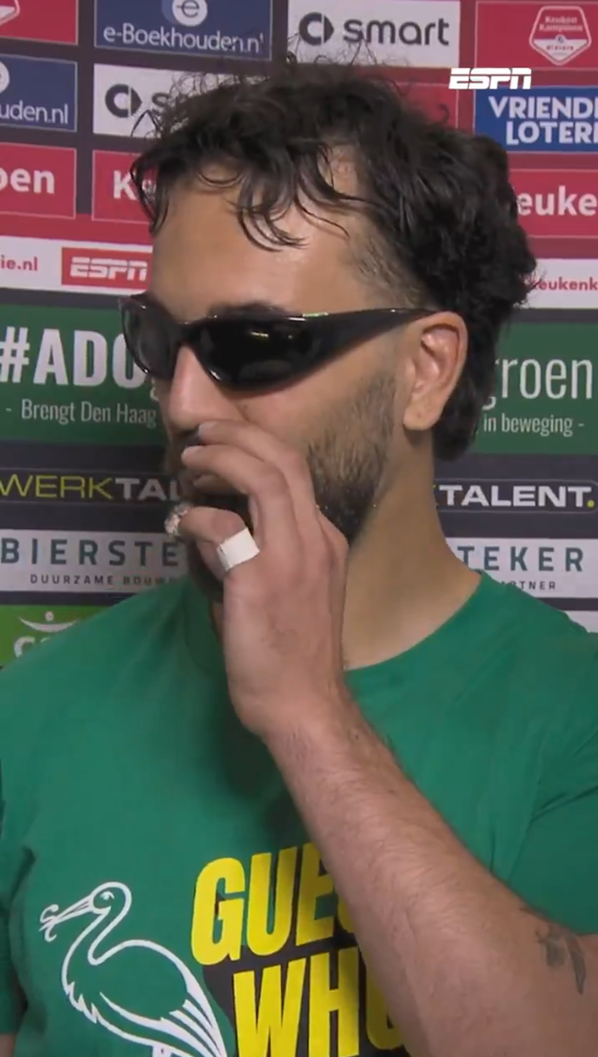 Cu berea și trabucul la flash-interviu » Internaționalul a făcut spectacol după ce a promovat: „Sunt cine sunt”