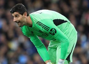 Șoc REAL! Cât stă Courtois departe de gazon