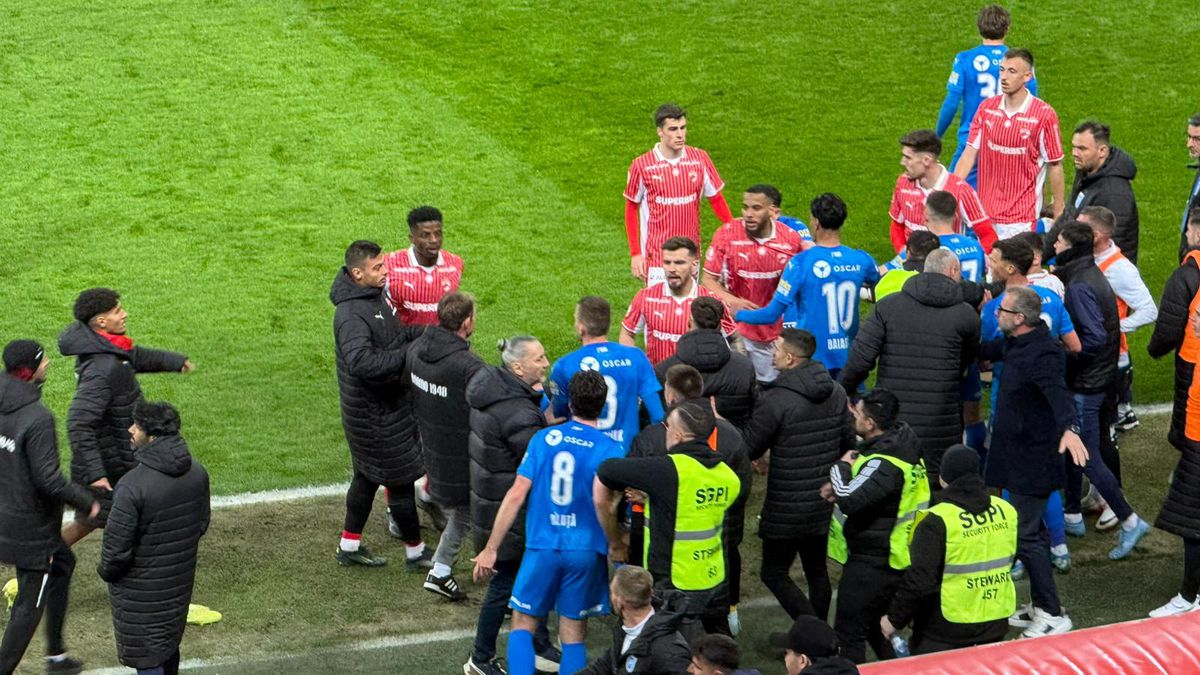 Altercație generală în Dinamo - Universitatea Craiova