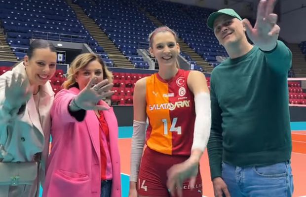 Moment emoționant în Sala Polivalentă din București! Desemnată MVP a semifinalei Cupei CEV, Alexia Căruțașu a fost premiată de tatăl ei