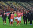 Dezamăgirea fotbaliștilor de la Dinamo după eșecul cu Craiova // Foto: Ionuț Iordache