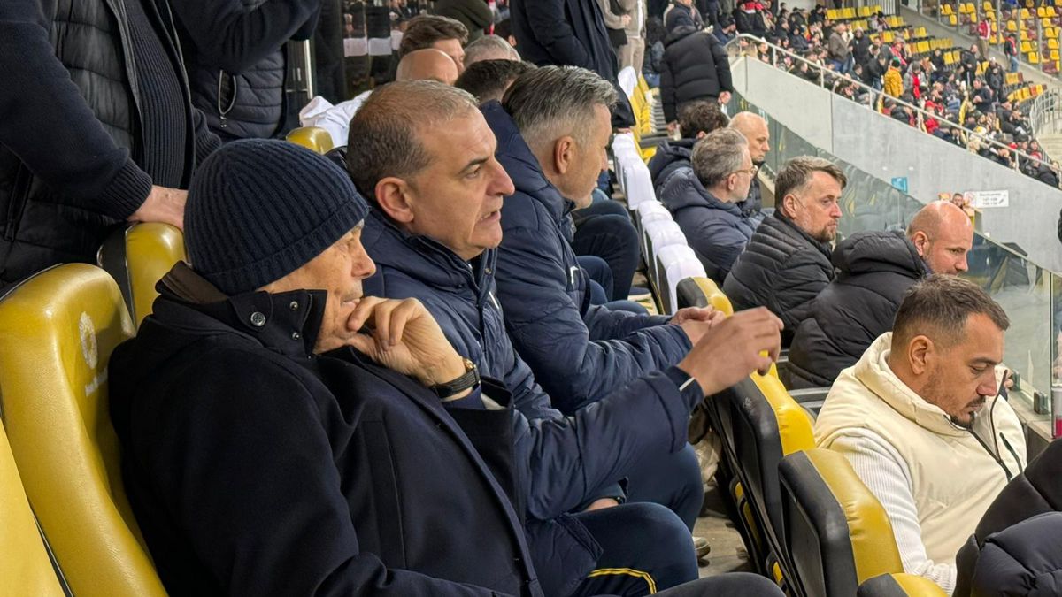 Mircea Lucescu, prezent la Dinamo - Craiova » Când anunță lotul final pentru barajul cu Turcia