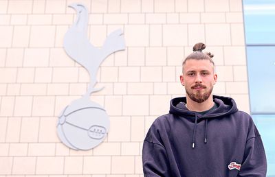 Începuturile lui Radu Drăgușin » Școală, copilărie, primul contact cu fotbalul: „Nu voiam să fiu codașul clasei. Am luat 9,16 la BAC”