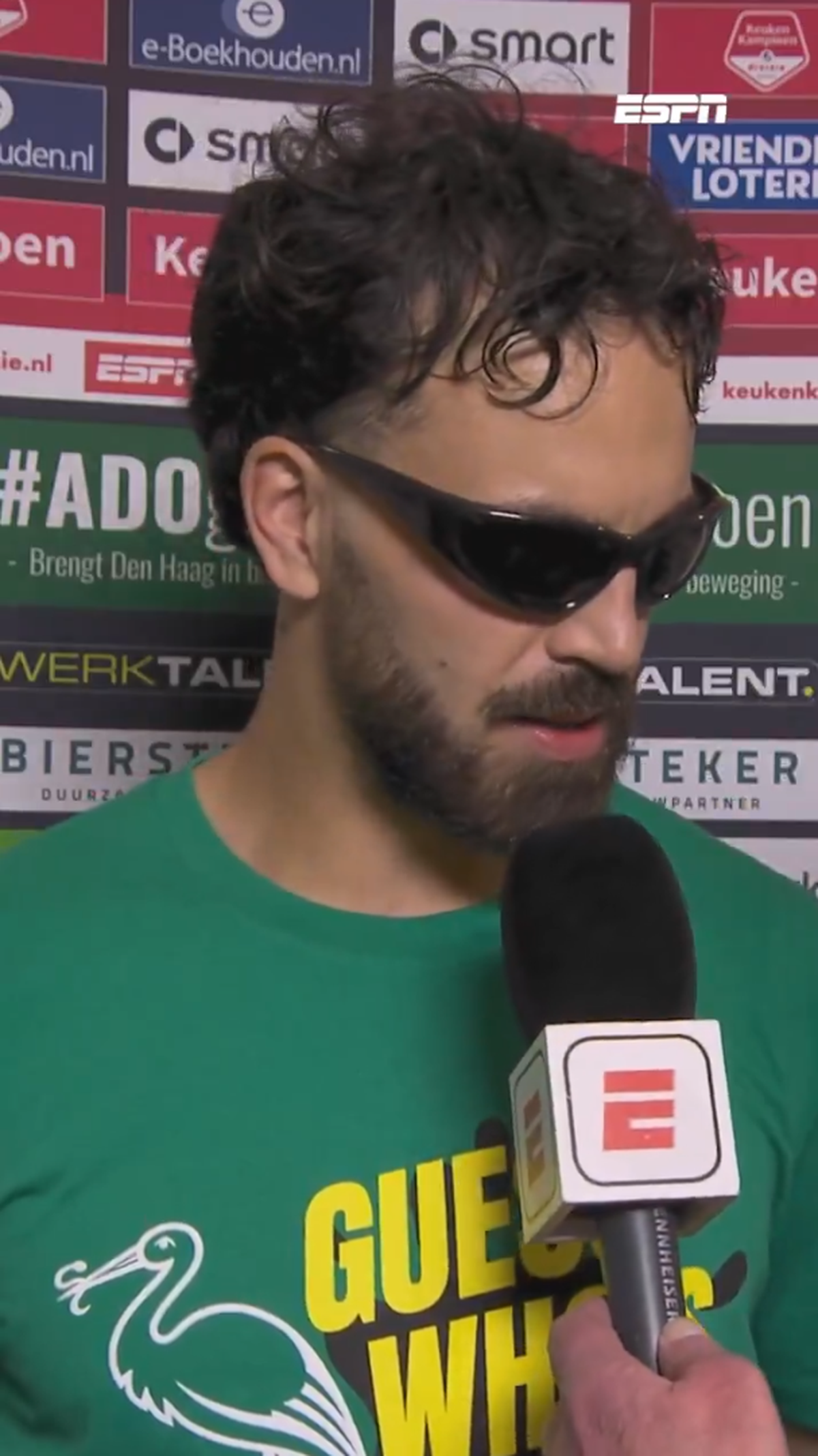 Cu berea și trabucul la flash-interviu » Internaționalul a făcut spectacol după ce a promovat: „Sunt cine sunt”