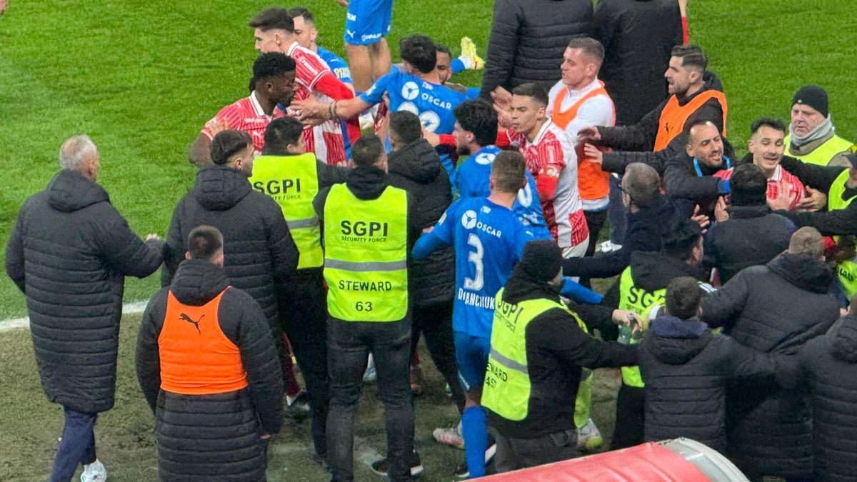 Altercație generală în Dinamo - Universitatea Craiova